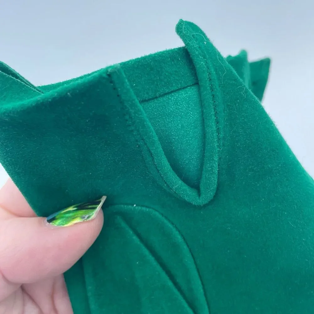Women's Vintage Pair of Emerald Green Suede Gloves Stamped 44 Size 7 Wicked